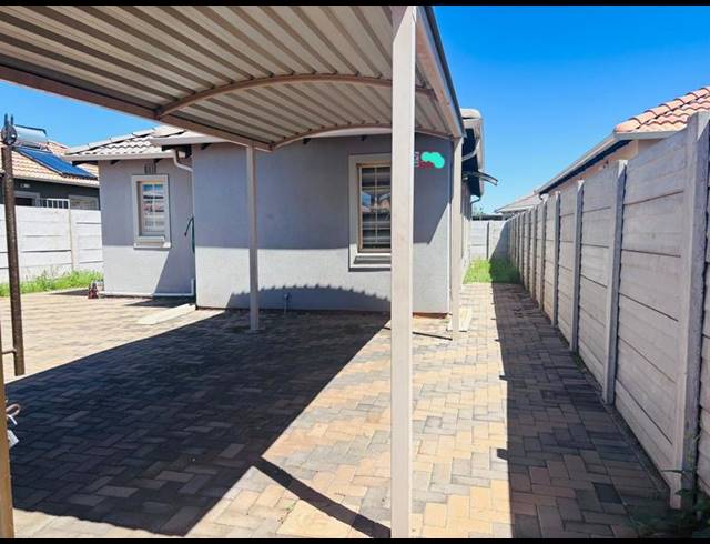 3 BEDROOM HOUSE FOR SALE IN SKY CITY